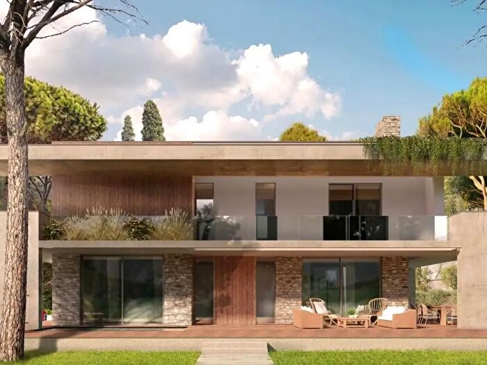 Casa con 12 locali in vendita in Forte Dei Marmi
