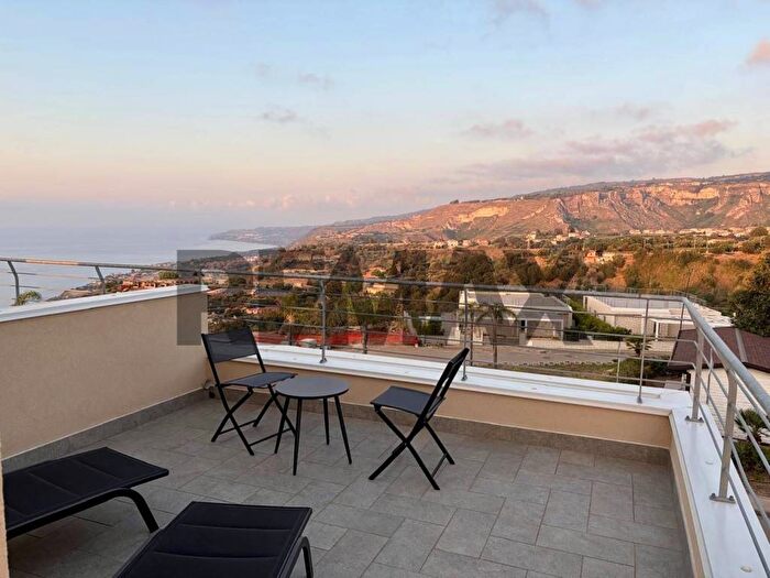Casa quadrilocale in affitto in località sant'angelo, Centro, Drapia