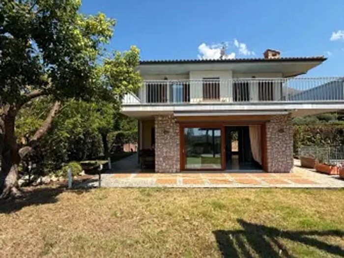 Casa con 5 locali in vendita in Via Cosmo Valeriano, Formia