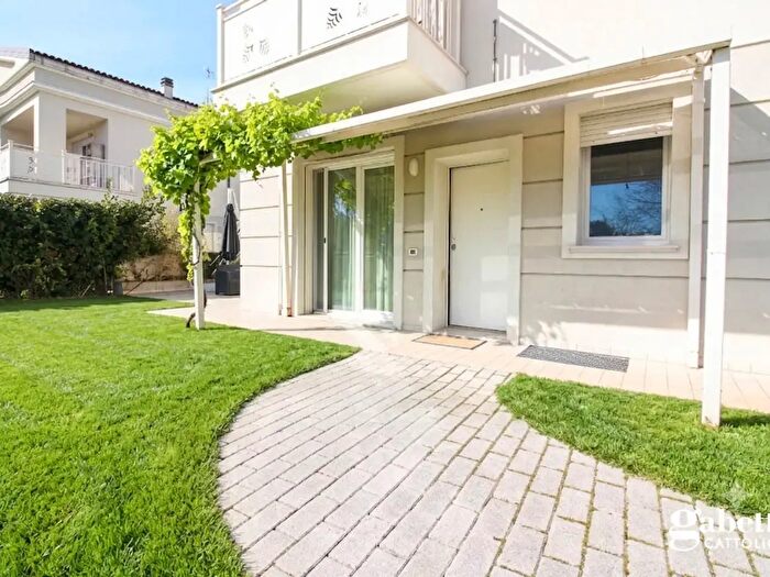Appartamento con 5 locali in vendita in Cattolica