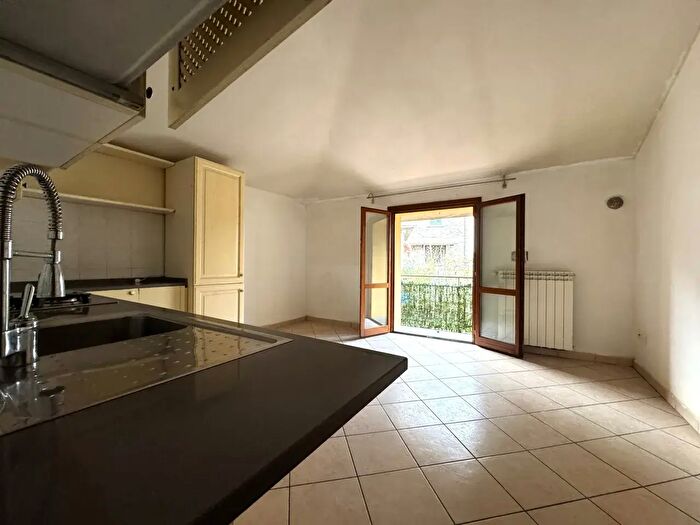 Appartamento trilocale in vendita in Via Morandaccio, Vernio