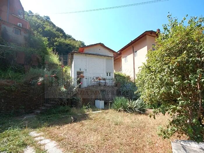 Casa quadrilocale in vendita in Via Valdicastello Carducci, Pietrasanta