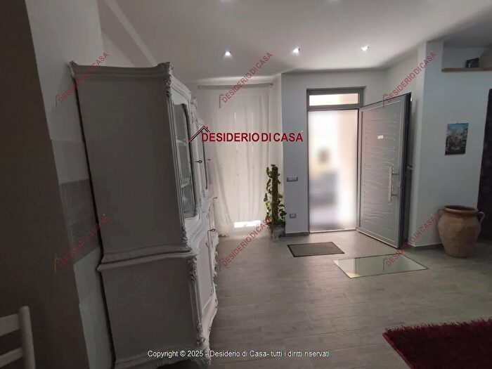 Casa quadrilocale in vendita in Via La Farina Santo Stefano di Camastra Me, Santo Stefano Di Camastra