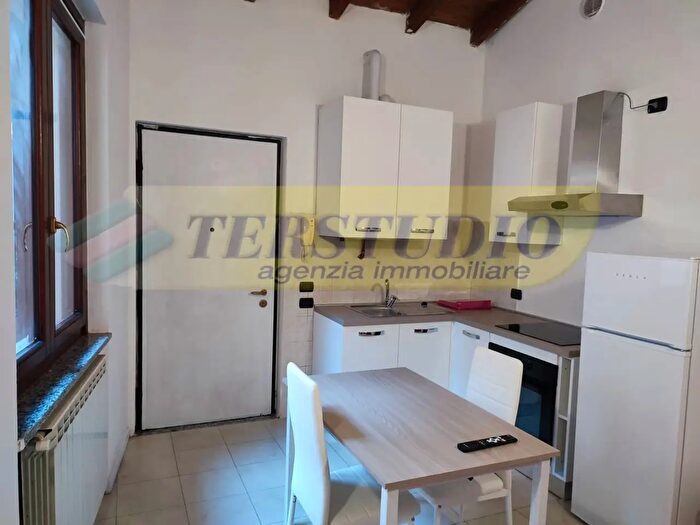 Appartamento bilocale in affitto in Via Monsignor Cattaneo, Carvico