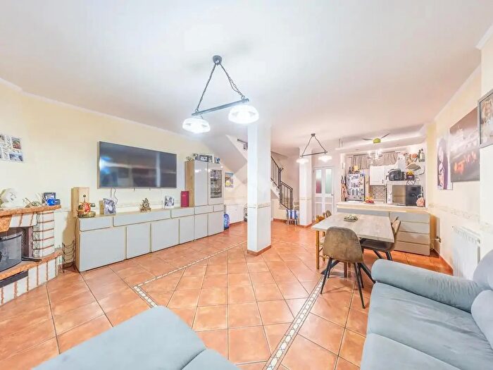 Casa trilocale in vendita in Via dei Giunchi, Guidonia Montecelio