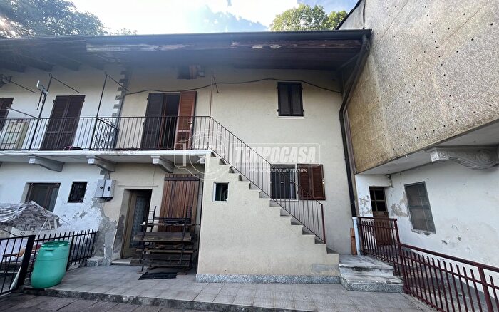 Casa quadrilocale in vendita in Località Deiro Inferiore, Cuorgne
