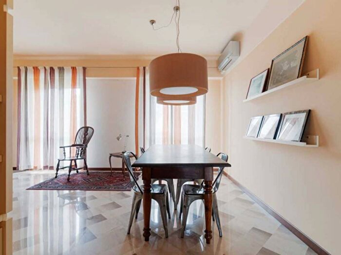 Appartamento trilocale in affitto in Via Coluccio Salutati, Vercelli Wagner, Milano
