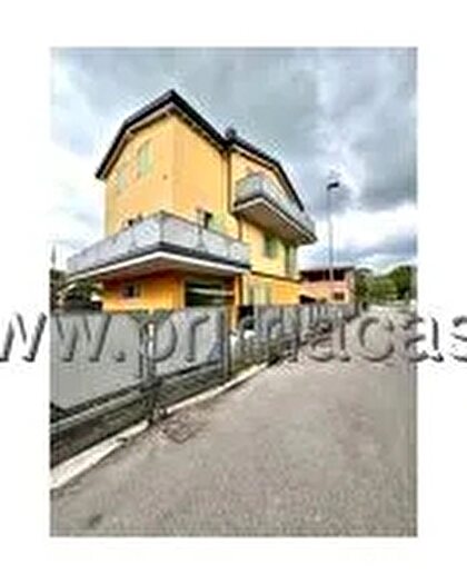 Appartamento trilocale in vendita in Via Francesco Sartori, Rubano