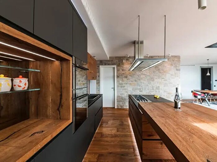 Casa con 5 locali in vendita in Piazza del Comune, Vaiano