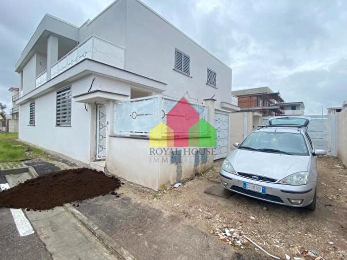 Casa quadrilocale in vendita in Via Castagnola, Parete