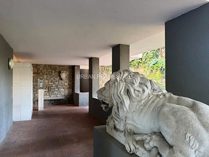 Appartamento con 5 locali in vendita in Via di Romagna, Trieste