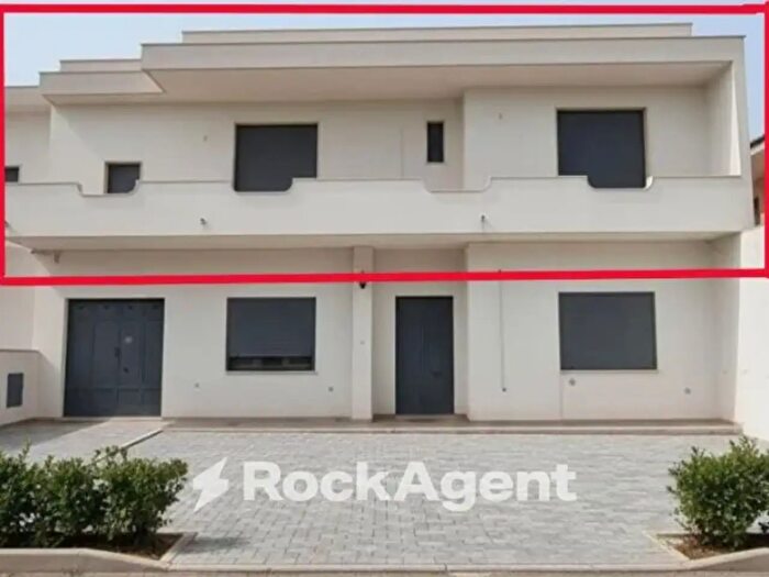 Appartamento con 5 locali in vendita in Via Fratelli Cervi, Melissano