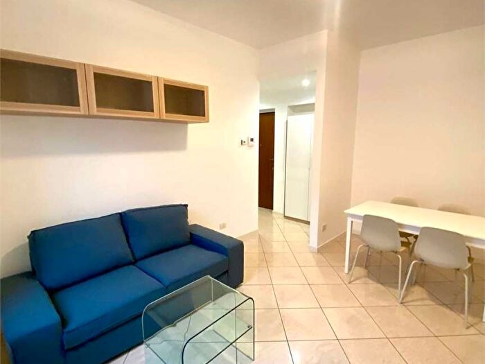 Appartamento trilocale in affitto in Via Moroni, Centro, Bergamo