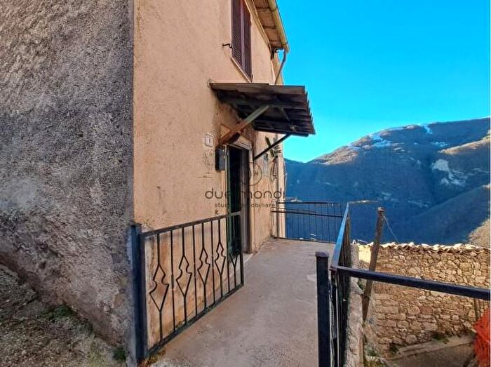 Casa trilocale in vendita in Strada Provinciale di SantAnatolia di Narco, SantAnatolia Di Narco