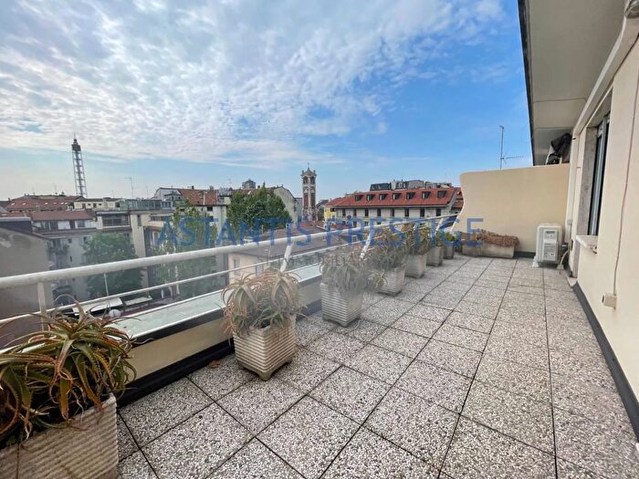 Appartamento trilocale in affitto in Via Giovanni Gherardini, Arco della Pace, Milano