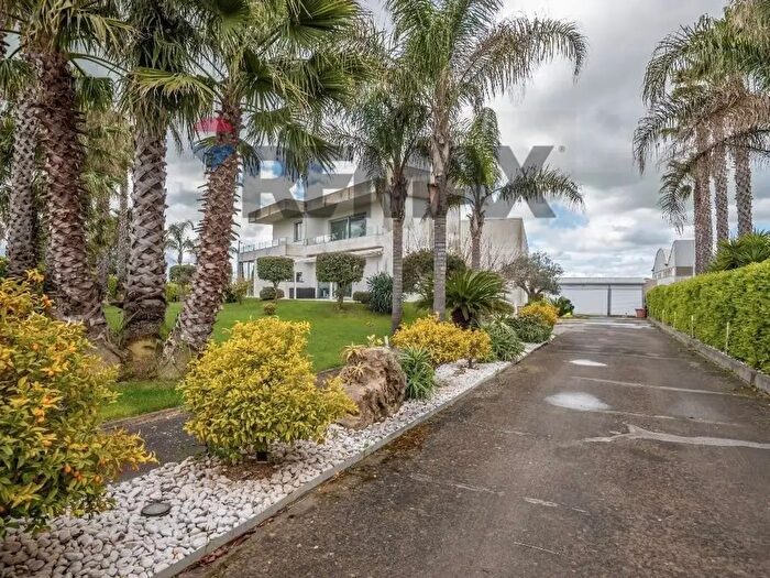 Casa con 14 locali in vendita in Strada Comunale Gabella Ss, Grammichele