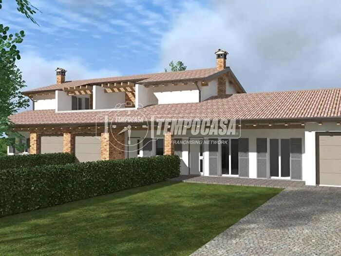 Casa in vendita in Via Guisa, Crevalcore