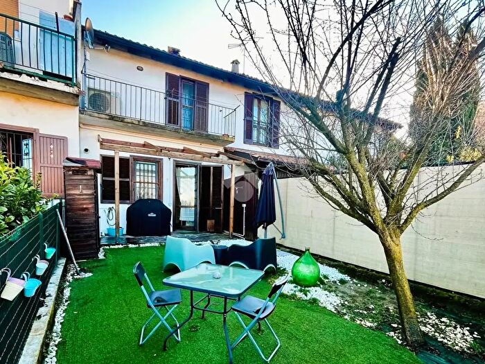 Appartamento trilocale in vendita in Via Toti, Lesmo