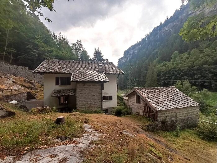 Case in Vendita e in Affitto - 3