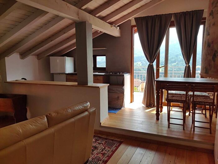 Casa monolocale in affitto in Largo Goggi, San Fedele Intelvi, Centro Valle Intelvi