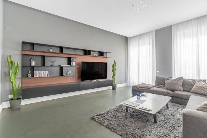 Appartamento con 6 locali in affitto in Piazza SantErasmo, Brera, Milano