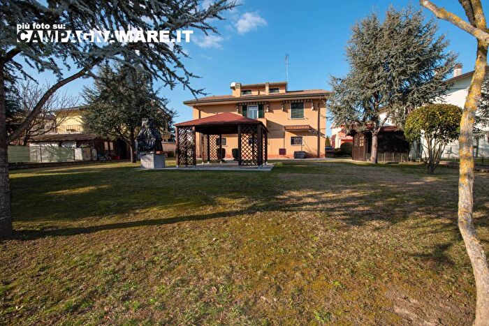 Casa con 11 locali in vendita in Via Roma H, Fiscaglia