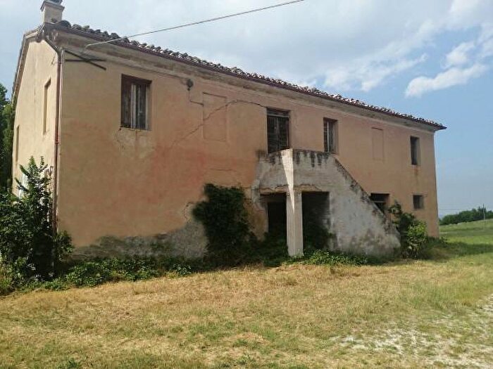 Casa con 6 locali in vendita in Via Granelli, Arcevia