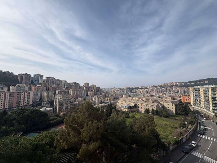 Appartamento con 6 locali in affitto in via Sacheri, Marassi, Genova