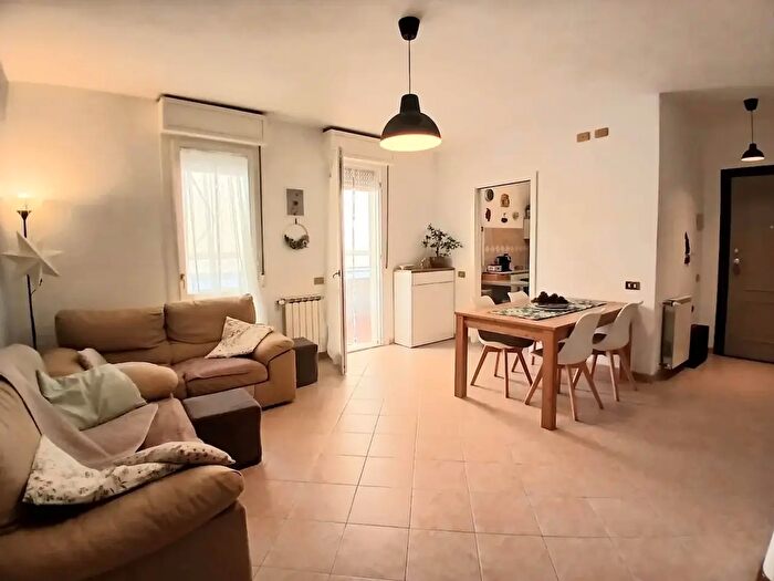 Appartamento con 5 locali in vendita in Viareggio