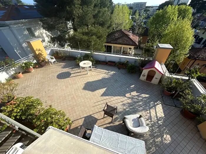 Appartamento con 6 locali in vendita in Viale Rino Molari, Riccione