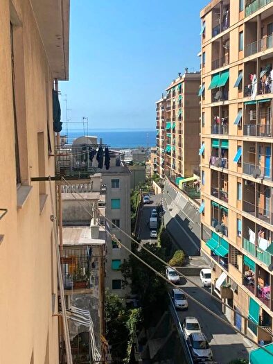 Appartamento trilocale in vendita in Corso Luigi Andrea Martinetti Genova, Genova