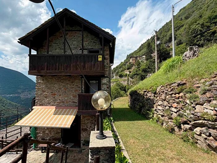 Casa con 6 locali in vendita in Morbegno