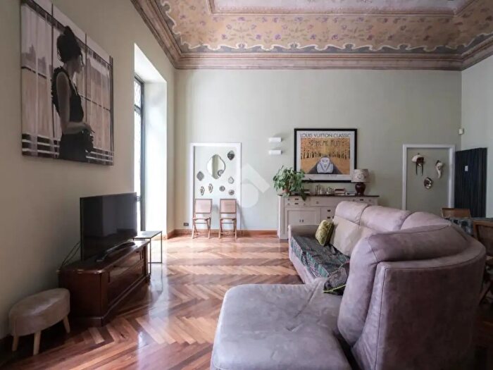 Appartamento con 9 locali in vendita in V Cavour, Torino