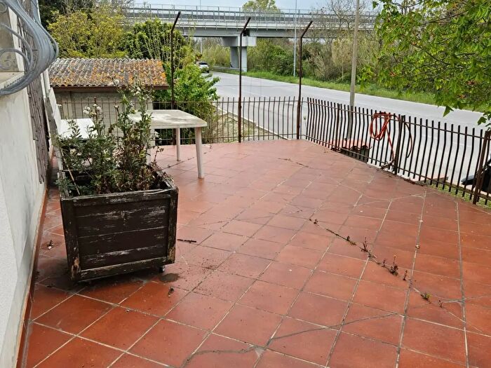 Appartamento con 6 locali in vendita in Loc Tre Ponti, Fano