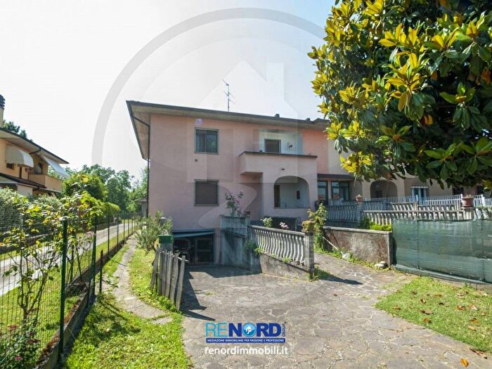 Appartamento quadrilocale in affitto in Via Cardinal Poma, Centro, Villanterio