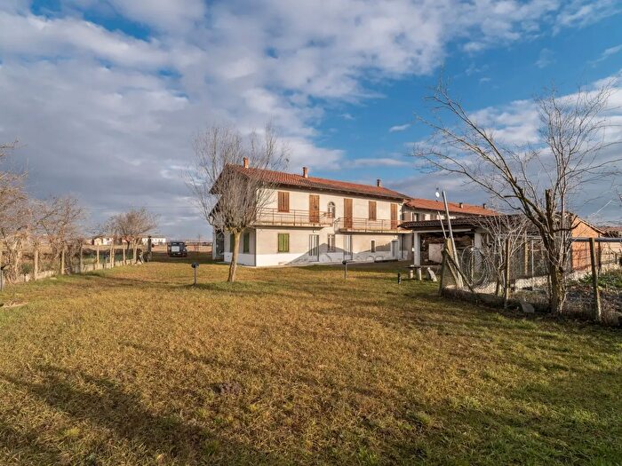 Casa con 7 locali in vendita in Via Malora, Envie