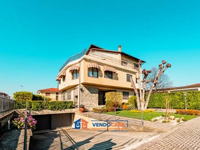 Casa con 6 locali in vendita in Corso Ferrero, Farigliano