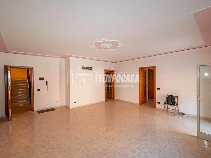 Appartamento trilocale in vendita in Via Comunale Sperone, Messina