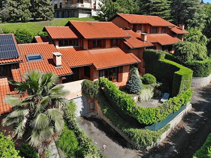 Casa con 7 locali in vendita in Via Traforo Pino Torinese, Pino Torinese