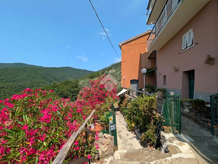 Appartamento quadrilocale in vendita in Villa Montedomenico, Sestri Levante