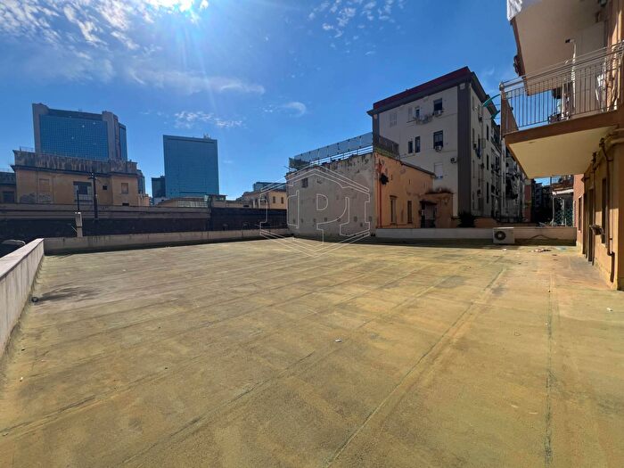 Appartamento quadrilocale in vendita in Via Nuova Poggioreale, Napoli