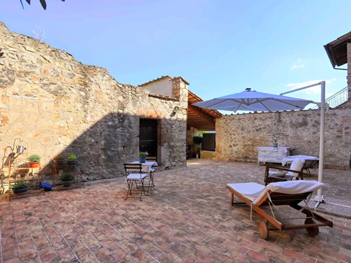 Casa con 5 locali in vendita in Monteriggioni