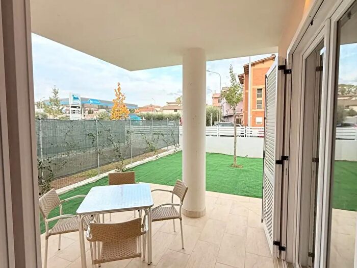 Casa con 5 locali in vendita in Via Nettunense, Aprilia