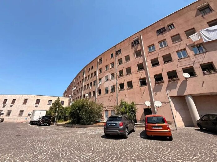 Appartamento trilocale in vendita in Via Francesco Agello, Napoli