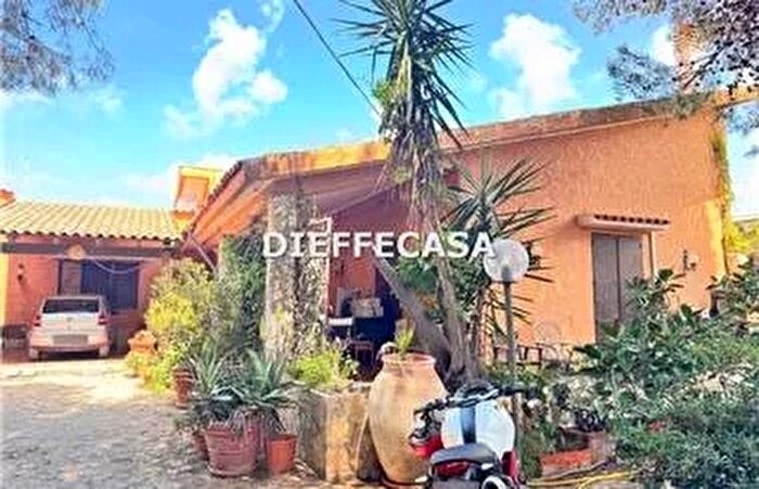 Casa con 8 locali in affitto in Via Mazara Marsala Tp, Marsala