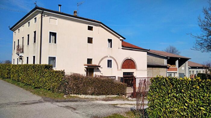 Casa con 5 locali in vendita in Via Colderuga, Longare
