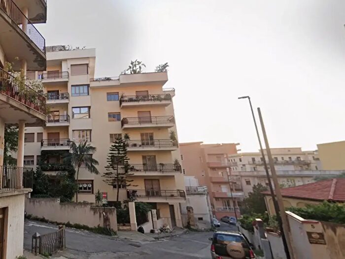 Appartamento quadrilocale in vendita in Via Cappuccinelli, Reggio di Calabria