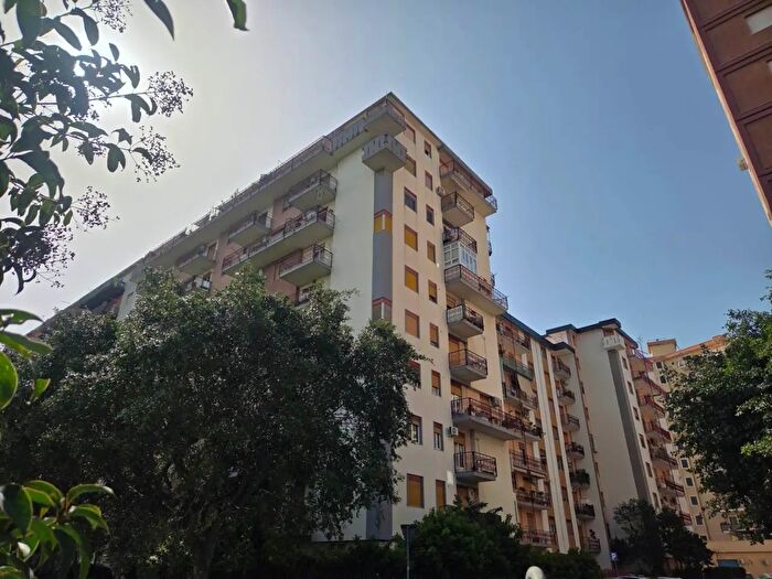 Appartamento con 6 locali in vendita in Via Uditore, Palermo