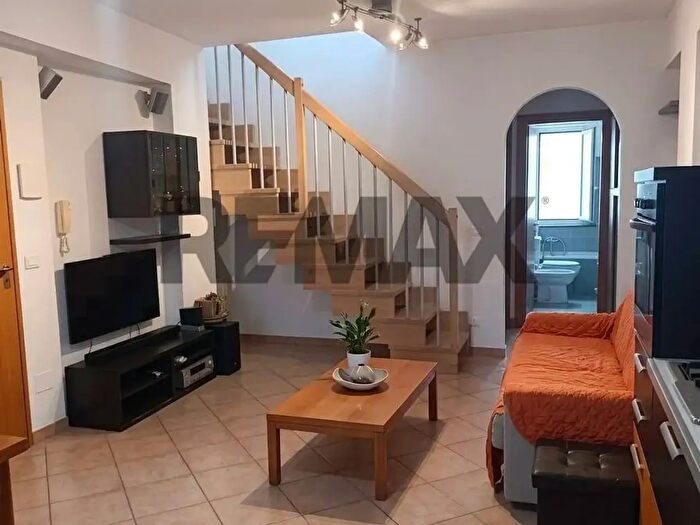Appartamento con 5 locali in vendita in Via Santa Lucia Snc, Ali' Terme