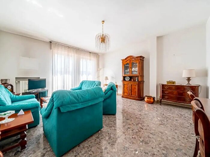 Appartamento con 5 locali in vendita in Via Alvise Mocenigo, Verona